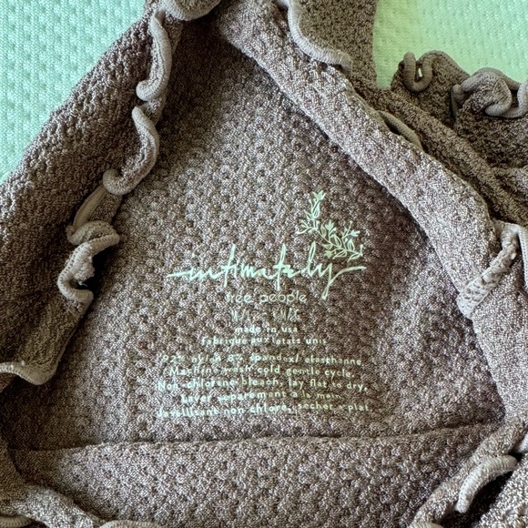 FREE PEOPLE LONG SLEEVE BODYSUIT - SIZE M - Picture 2 of 5